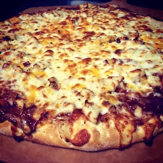18" BBQ CHICKEN PIZZA