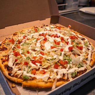 10" BACON/LETTUCE/TOMATO PIZZA