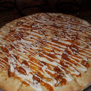 18" BUFFALO CHICKEN PIZZA