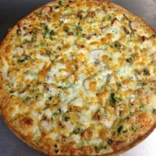 18" BROCCOLI CHICKEN ALFREDO PIZZA