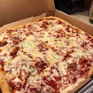 16" SICILIAN  CHICKEN PARMESAN PIZZA