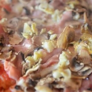 18" ARTICHOKE/HAM/MUSHROOM PIZZA
